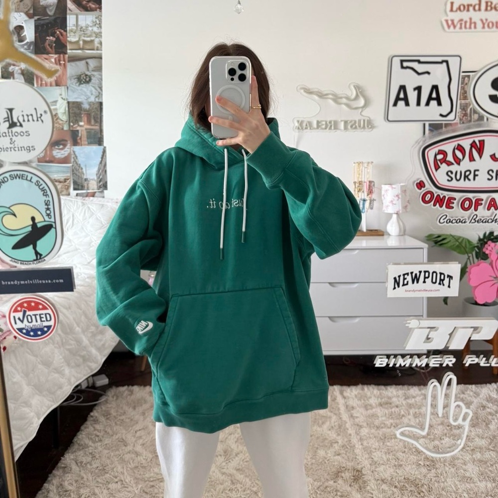 green nike hoodie - Picture 3 of 7